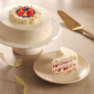 Vanilla and Berries Cake (Eggless)